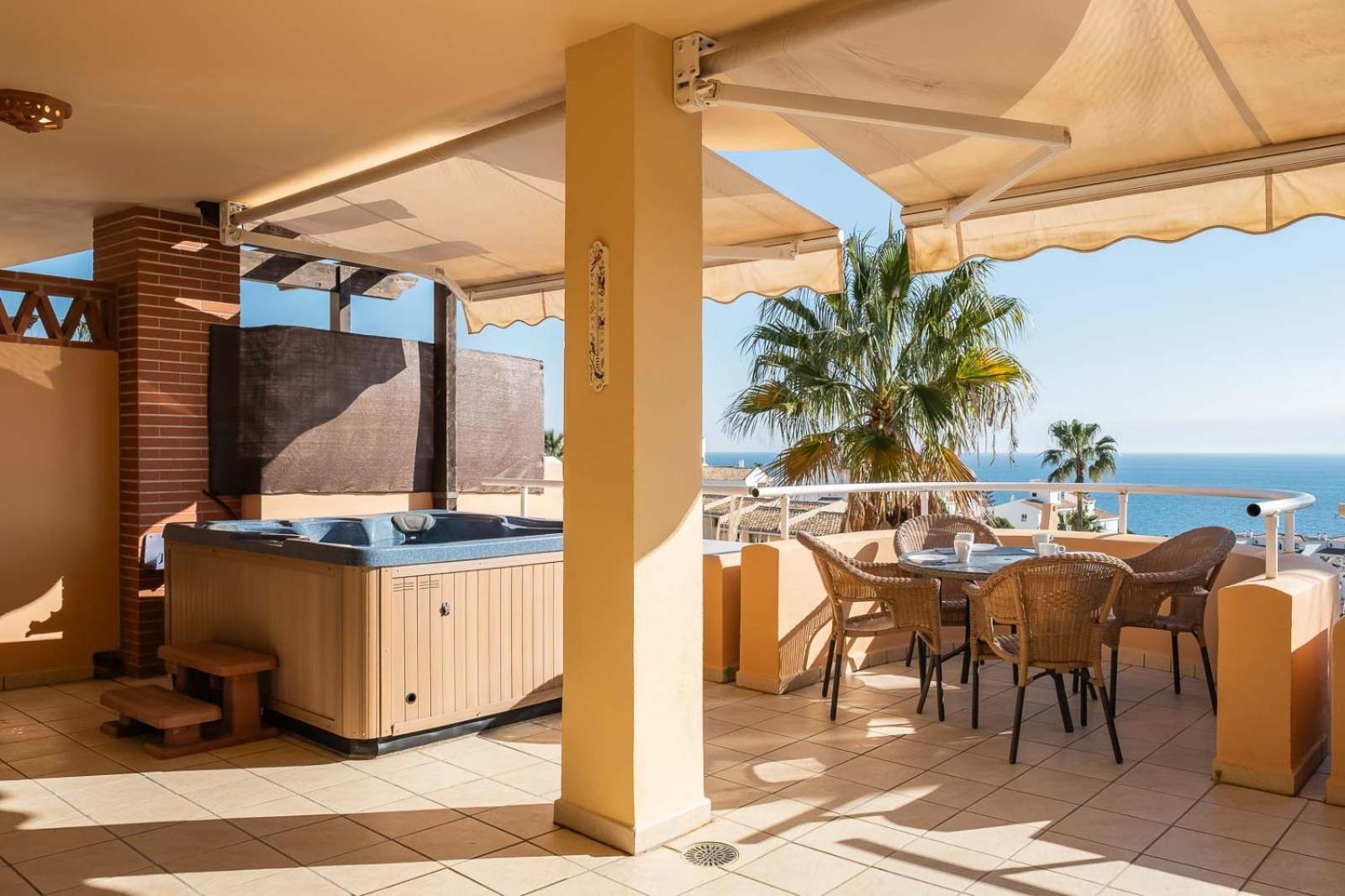 Malibu Mansions By The By Alfresco Apartment El Faro
